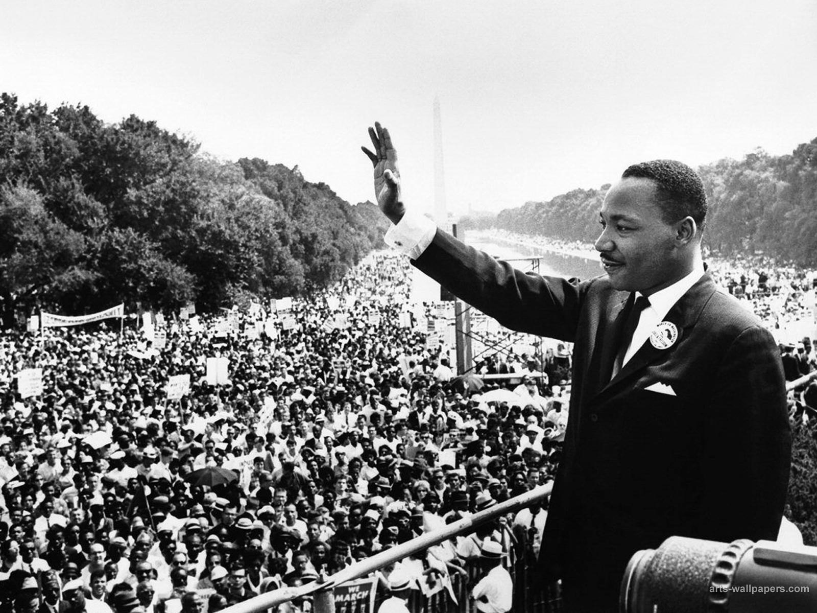 Martin Luther King addressing people in Washington DC